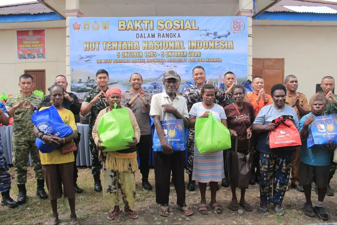 Danlanal Timika Pimpin Bakti Sosial HUT TNI ke-81 di Kampung Nawaripi
