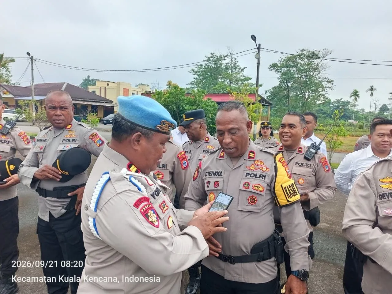 Propam Polres Mimika Periksa HP Anggota, Cegah Judi Online dan Pinjol